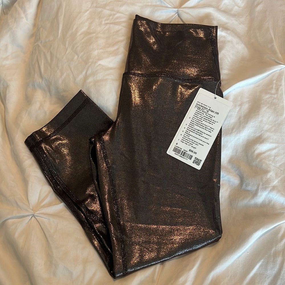 Lululemon Align HR crop 21” size 6